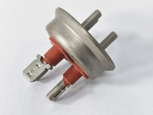 4J28 Koelkastcompressorterminals met circulerende of gebruikende spanning 200V-400V met een nominale stroom van 20A-30A